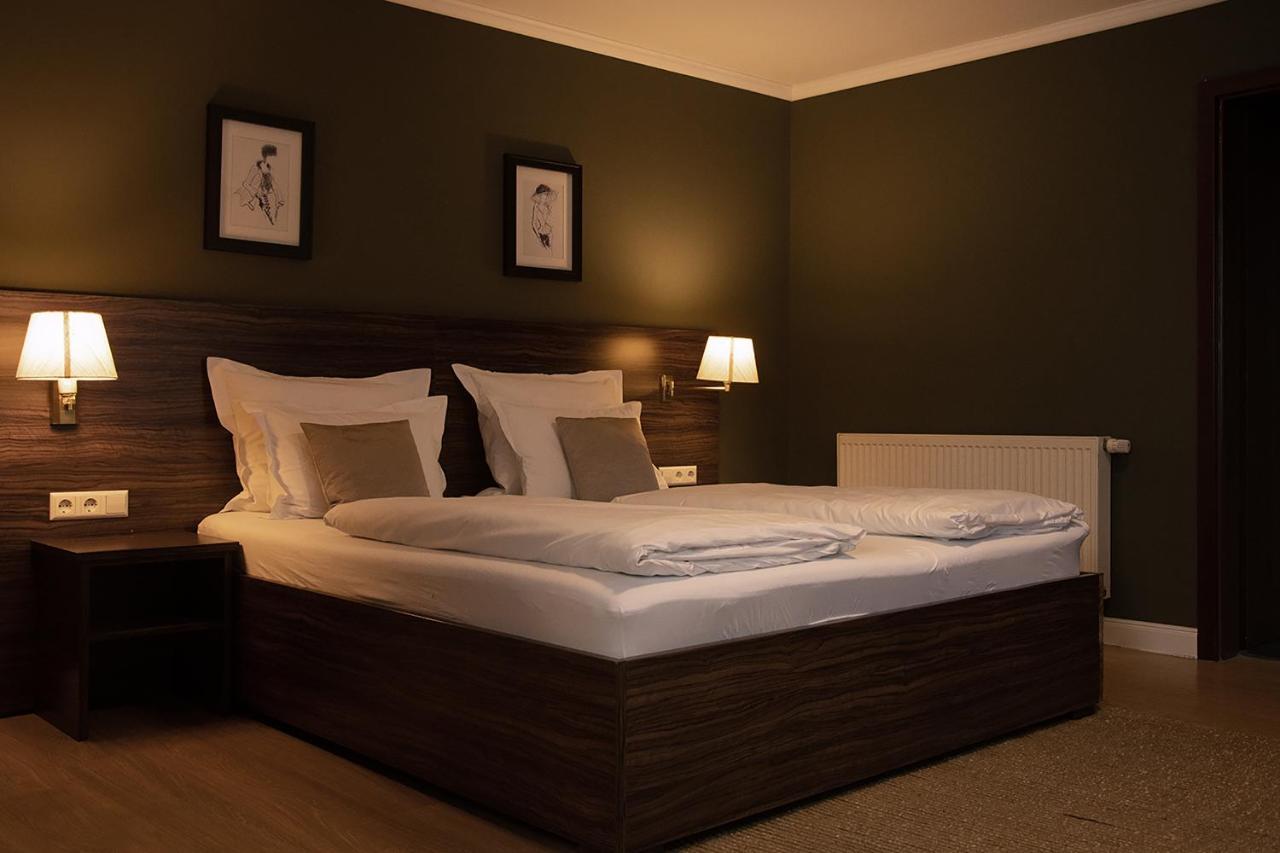 Landhotel Wolfschlugen Экстерьер фото