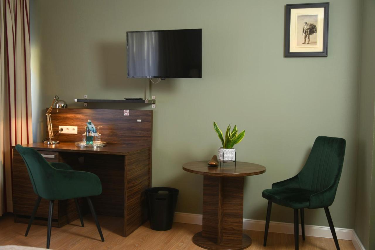 Landhotel Wolfschlugen Экстерьер фото