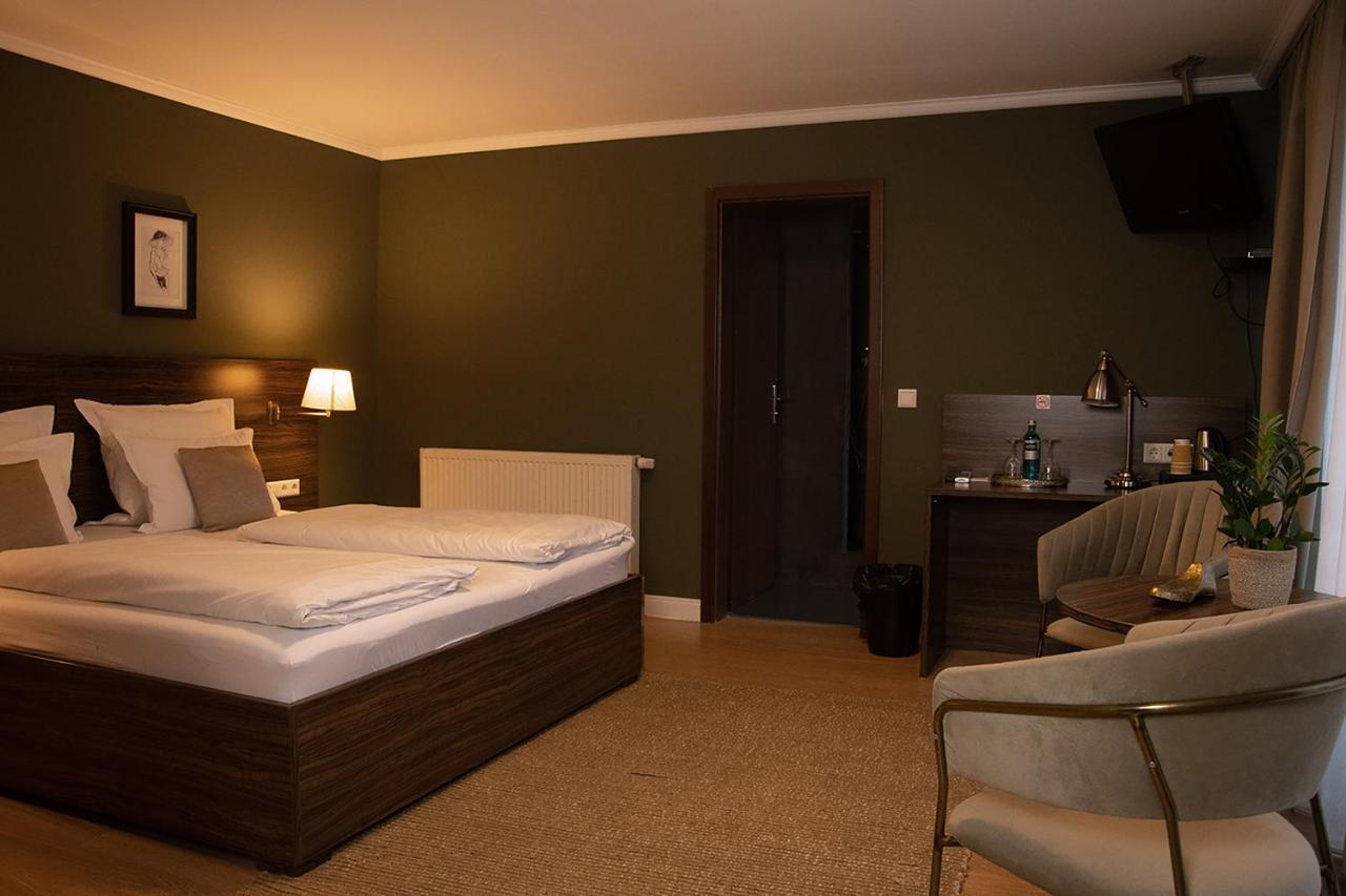 Landhotel Wolfschlugen Экстерьер фото