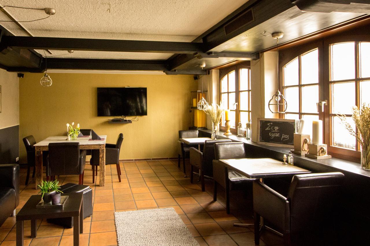 Landhotel Wolfschlugen Экстерьер фото
